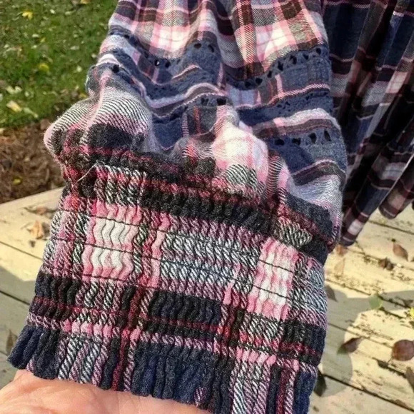 Torrid plus size navy plaid top smocking tiered crochet insert on sleeve size 1 - Picture 6 of 9